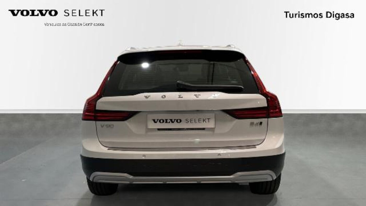 Volvo  V90 CROSS COUNTRY PRO, B4 AWD MILD HYBRID (DIESEL) CON TECHO PANORÁMICO.